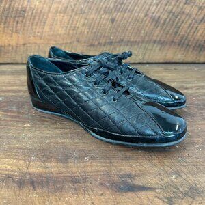 Amalfi by Rangoni Black Quilted Lace Up Shoe 7